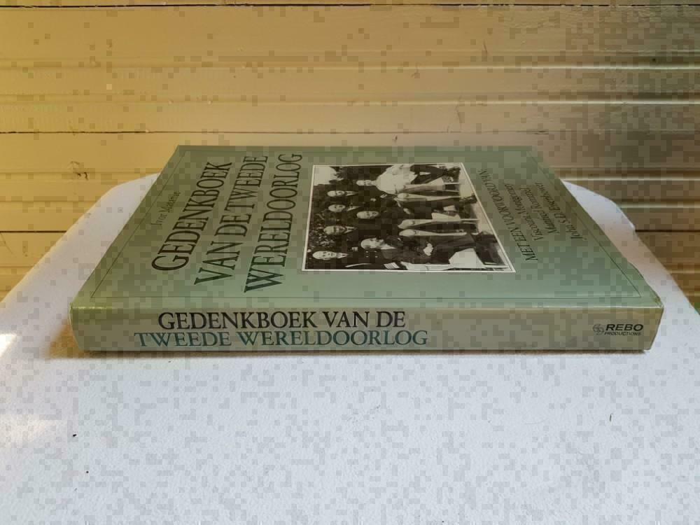 Gedenkboek Tweede Wereldoorlog ISBN 9789036603683, Ophalen of Verzenden, Tweede Wereldoorlog, Zo goed als nieuw, Algemeen