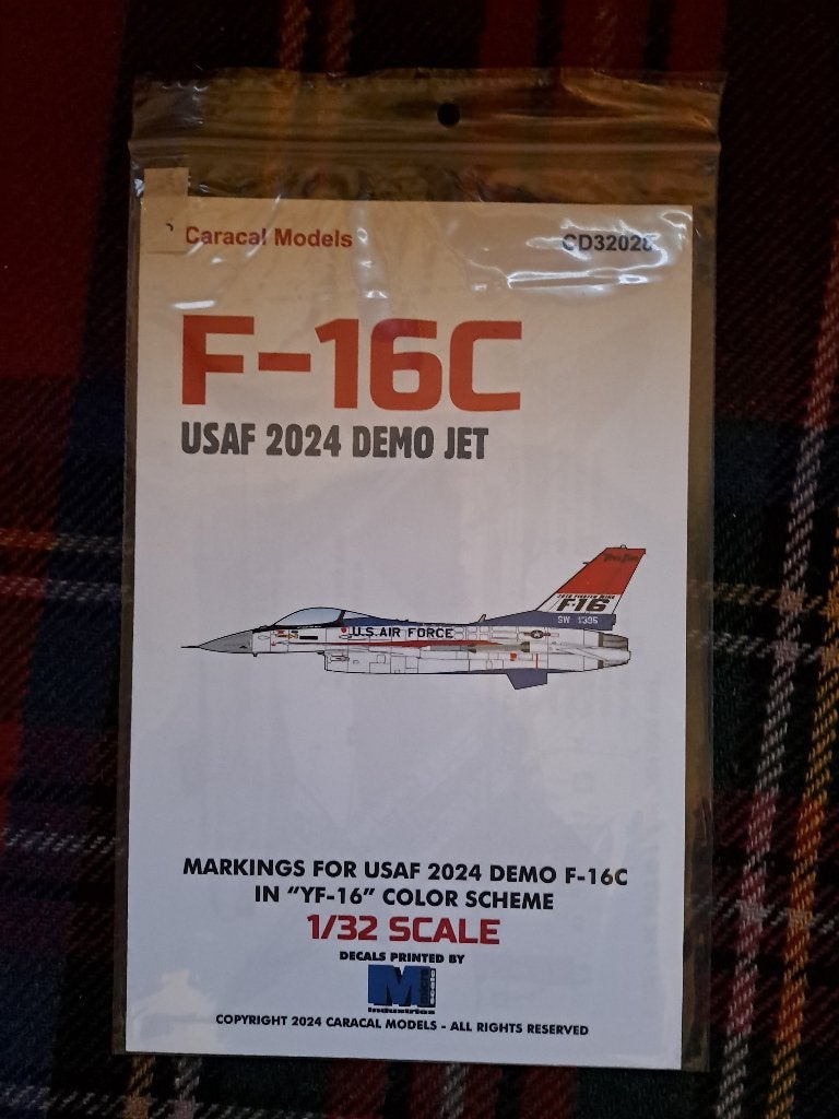 Caracal CD32028 F-16, Overige merken, Ophalen of Verzenden, Zo goed als nieuw, Groter dan 1:72