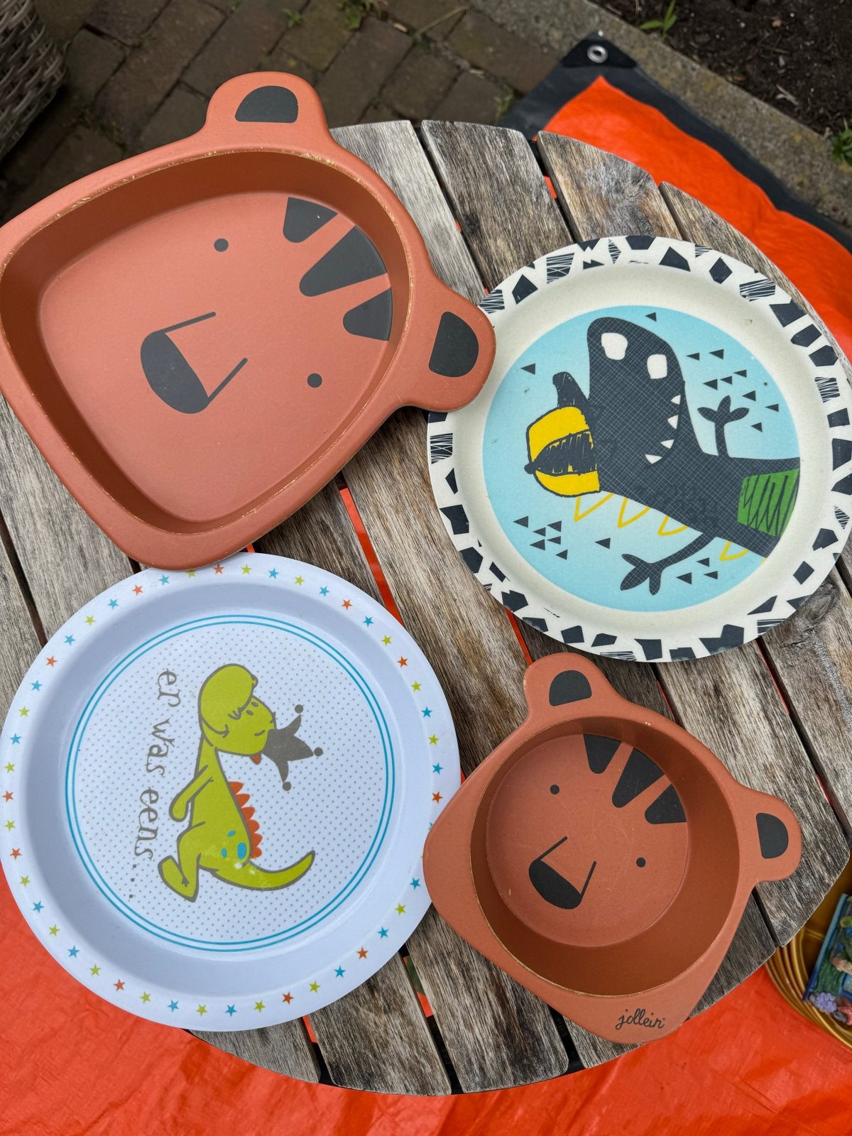 Leuke kinderbordjes en kommetjes met dierenprint, Ophalen, Gebruikt