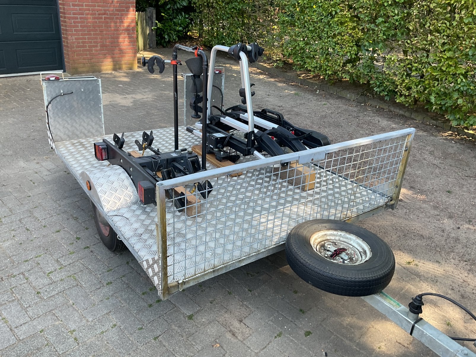 Aanhang wagen voor vervoeren 4 fietsen achter de auto, Fietsen en Brommers, Ophalen, Gebruikt, 80 kg of meer