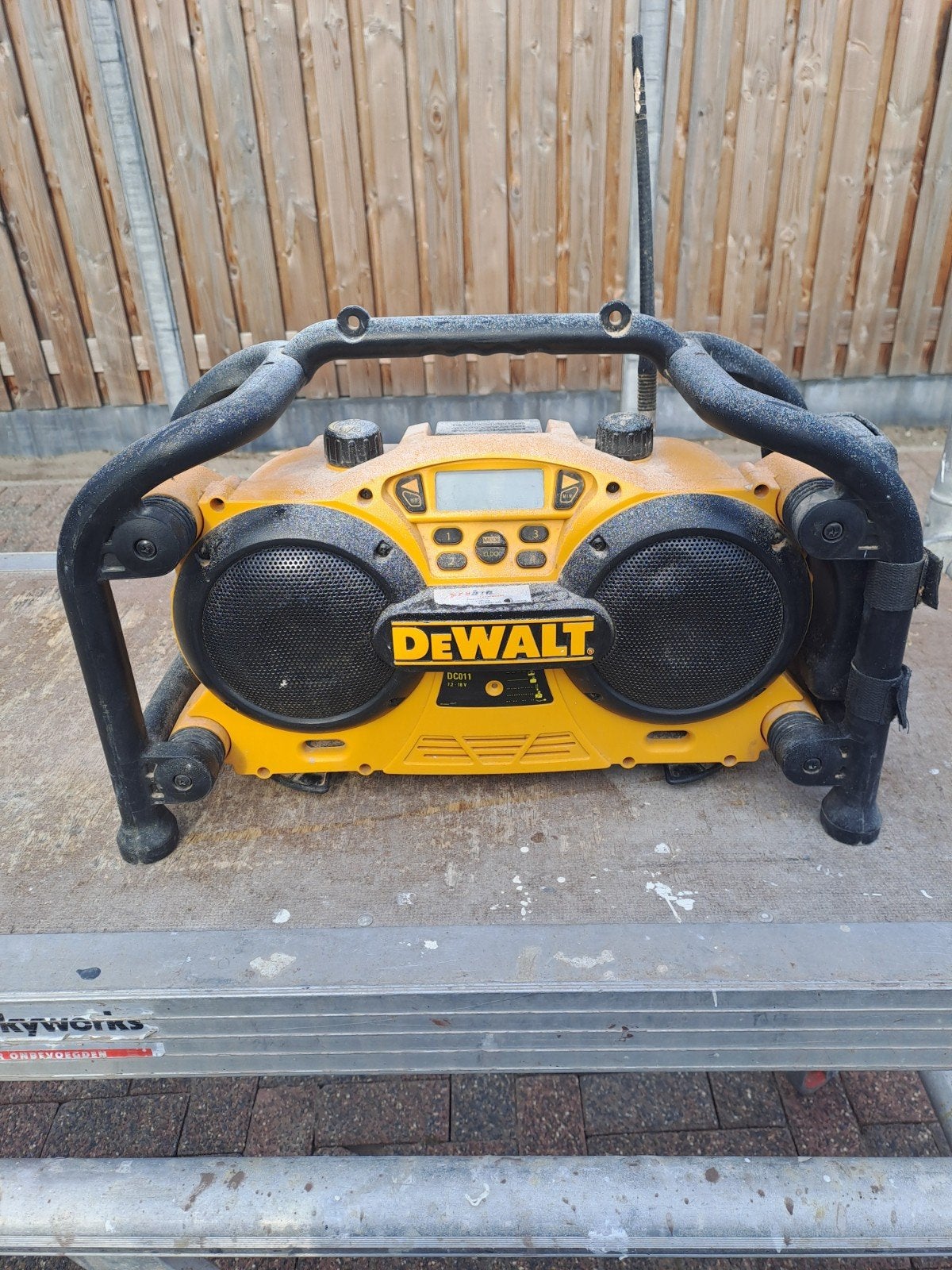 DeWalt Bouwradio - Robuust en Betrouwbaar, Ophalen of Verzenden, Gebruikt