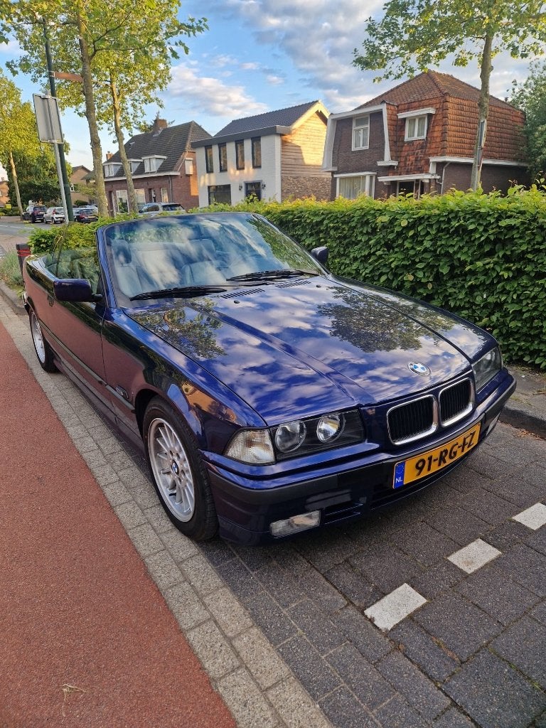 BMW e36 3-Serie 1.8 I 318 Cabriolet E2 1996 Blauw, Auto's, BMW, Achterwielaandrijving, Zwart, 4 cilinders, Cabriolet