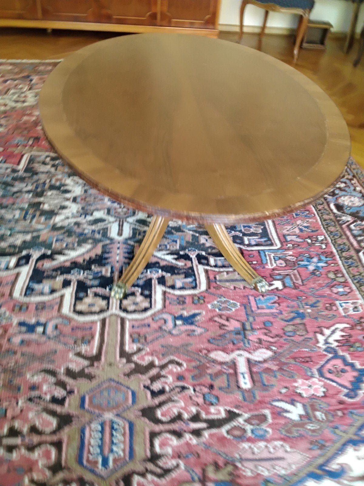 Ovale houten salontafel met inlegwerk, Ophalen