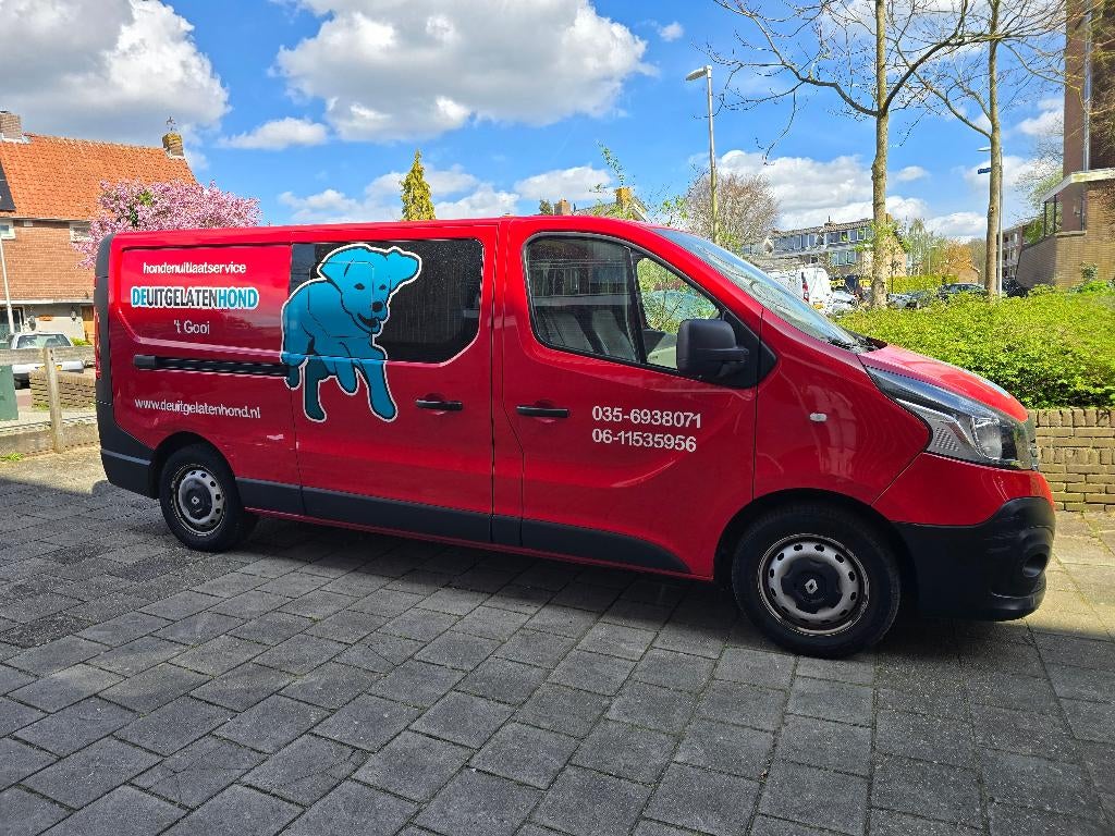 Renault Trafic L2H1 | 13 Honden benches | Uitlaatservice bus, Auto's, Grijs, Particulier, Dealer onderhouden, Te koop