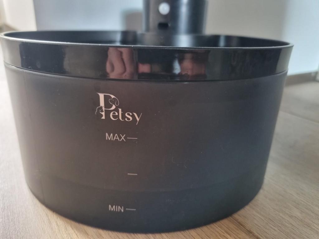 Petsy elektrische waterbak hond / kat, Dieren en Toebehoren, Ophalen of Verzenden, Zo goed als nieuw