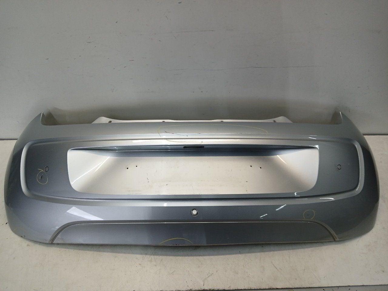 Bumper achter Volkswagen Up, Onderdelen@venauto.nl, Van der Ven Autorecycling B.V., Gebruikt, Ettenseweg 76, 4706 PB Roosendaal, The Netherlands