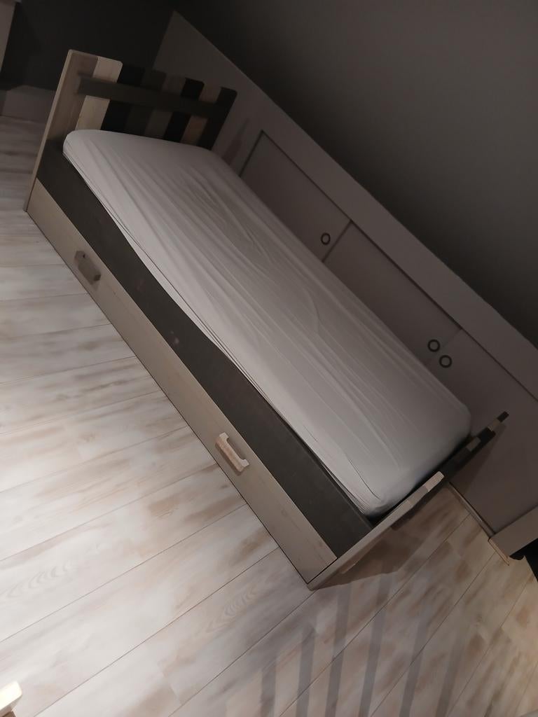 Junior bed met matras - Ideaal voor de kinderkamer, Gebruikt, Hout, Overige kleuren, Eenpersoons