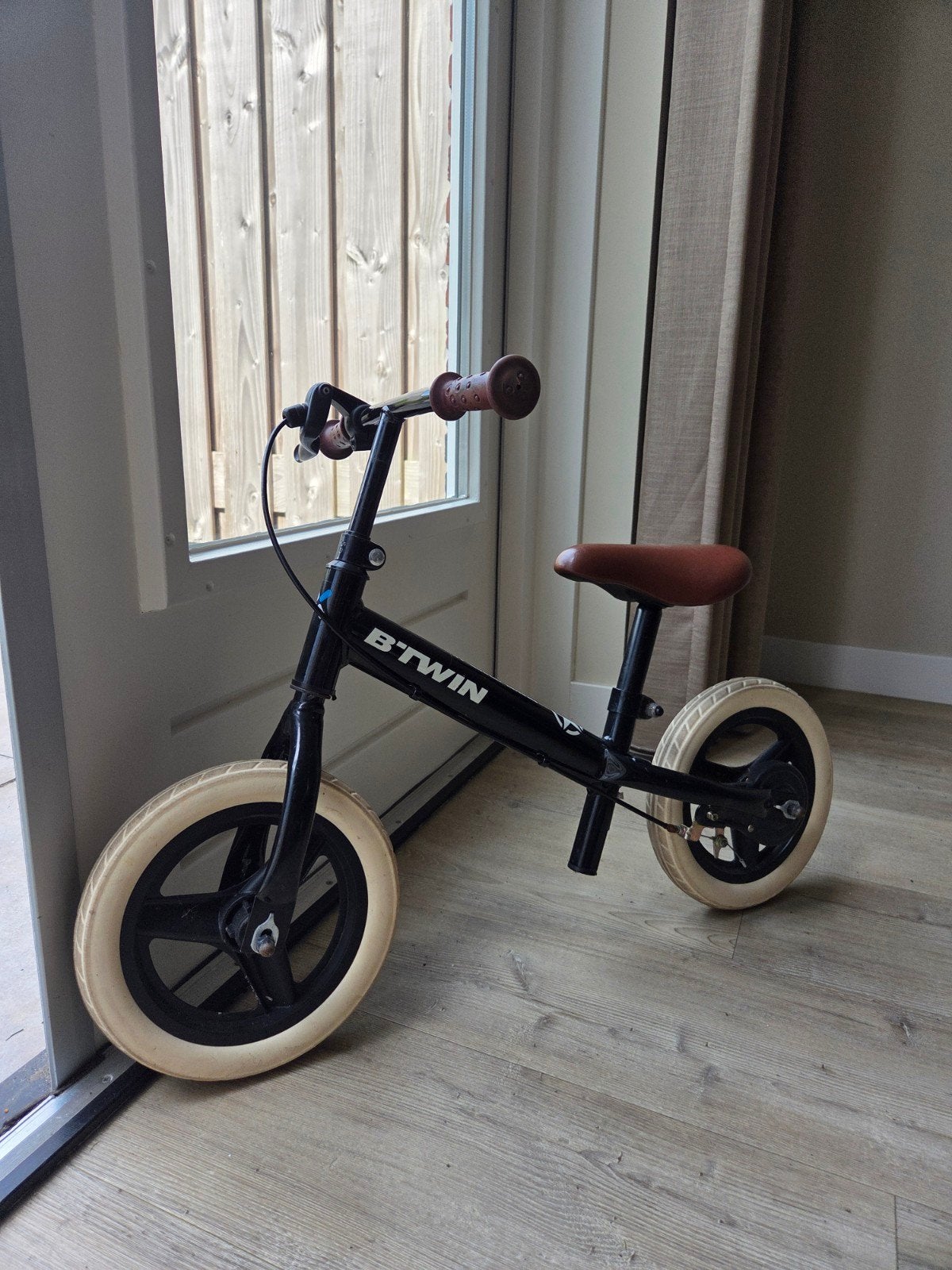 Btwin loopfiets met rem - Goede staat, Fietsen en Brommers, Fietsen | Kinderfietsjes, Ophalen, Velgrem, Btwin, Minder dan 16 inch