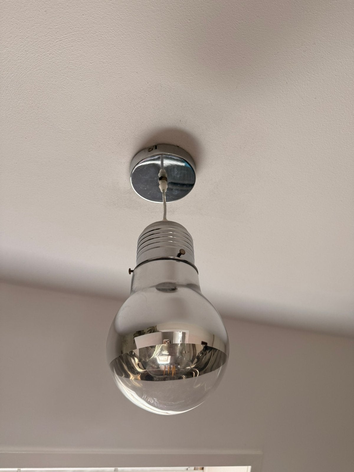 Twee kwantum hanglampen, Huis en Inrichting, Ophalen of Verzenden, Gebruikt, E27 (groot)