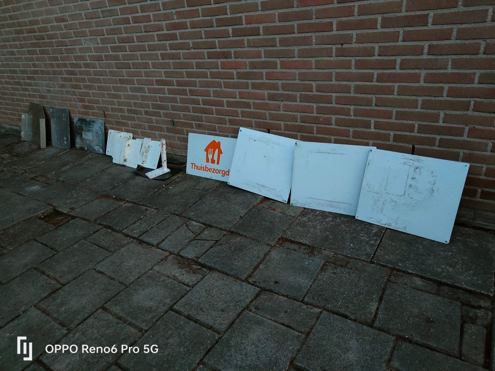 Montageplaten en beugels voor bezorgboxen fiets/scooter, Ophalen of Verzenden, Gebruikt