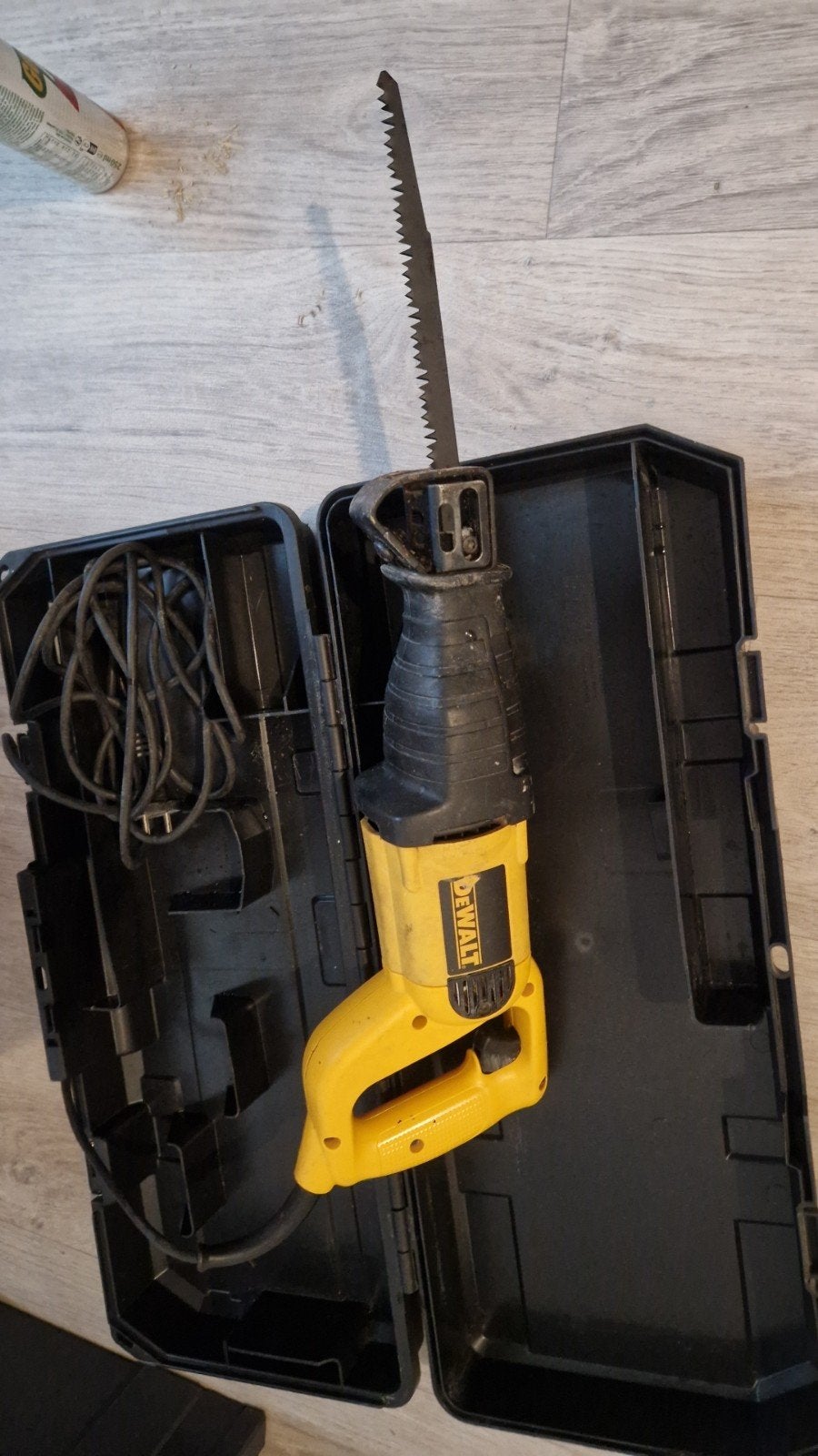 DeWalt Reciprozaag - Krachtige Zaagmachine met Koffer, Gebruikt, DeWalt, 70 mm of meer, 600 tot 1200 watt