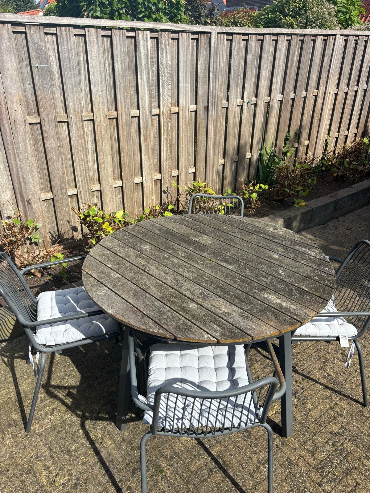 Flore tuinset van Intratuin met kussentjes, Ophalen, 4 zitplaatsen, Gebruikt, Eettafel