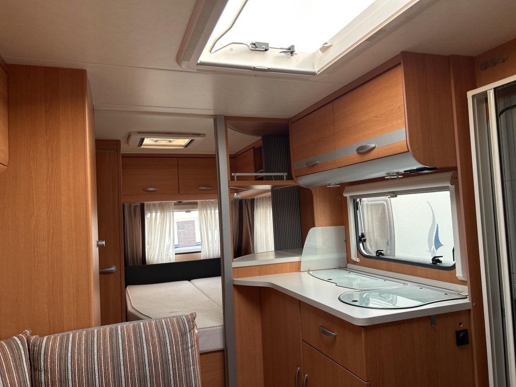 KNAUS 450 FU 2011 FRANS BED RONDZIT LUIFEL, Caravans en Kamperen, Rondzit, Bedrijf, Knaus, Schokbreker