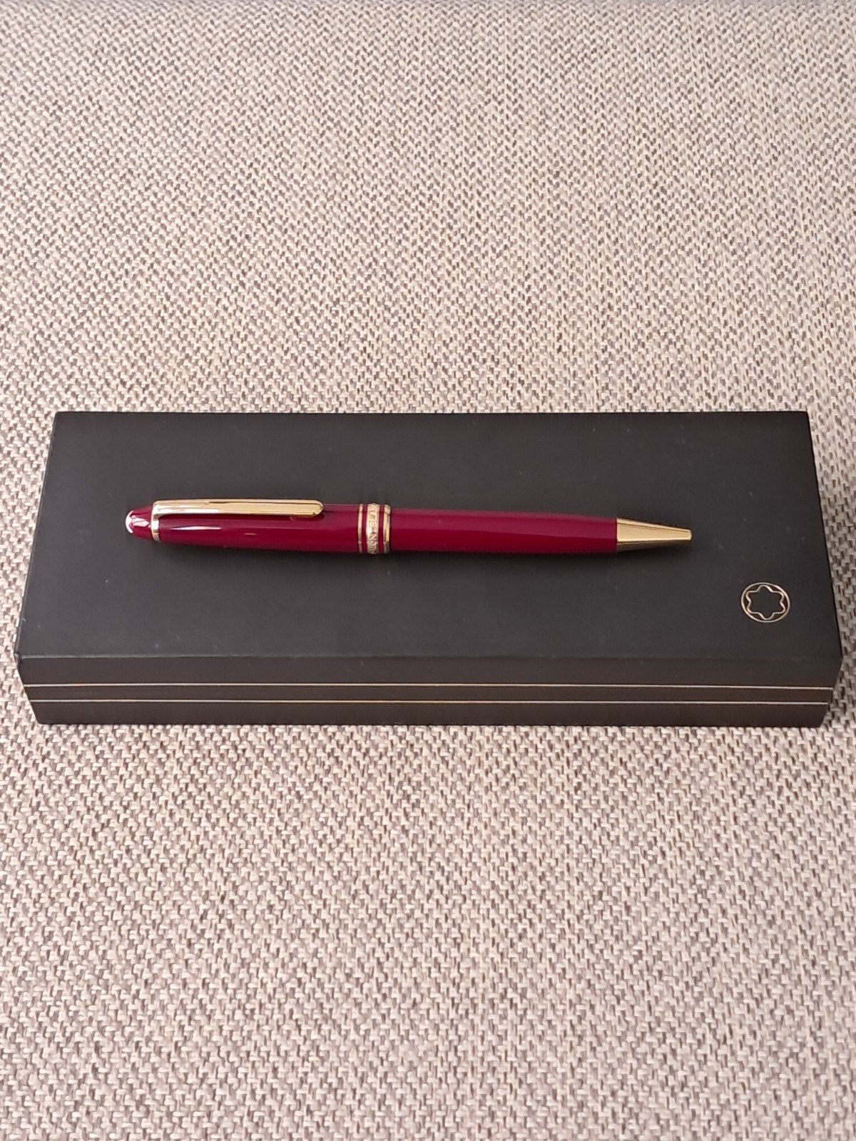 Montblanc Meisterstück Classique Burgundy Balpen, Verzamelen, Pennenverzamelingen, Balpen, Nieuw, Met doosje, Ophalen of Verzenden