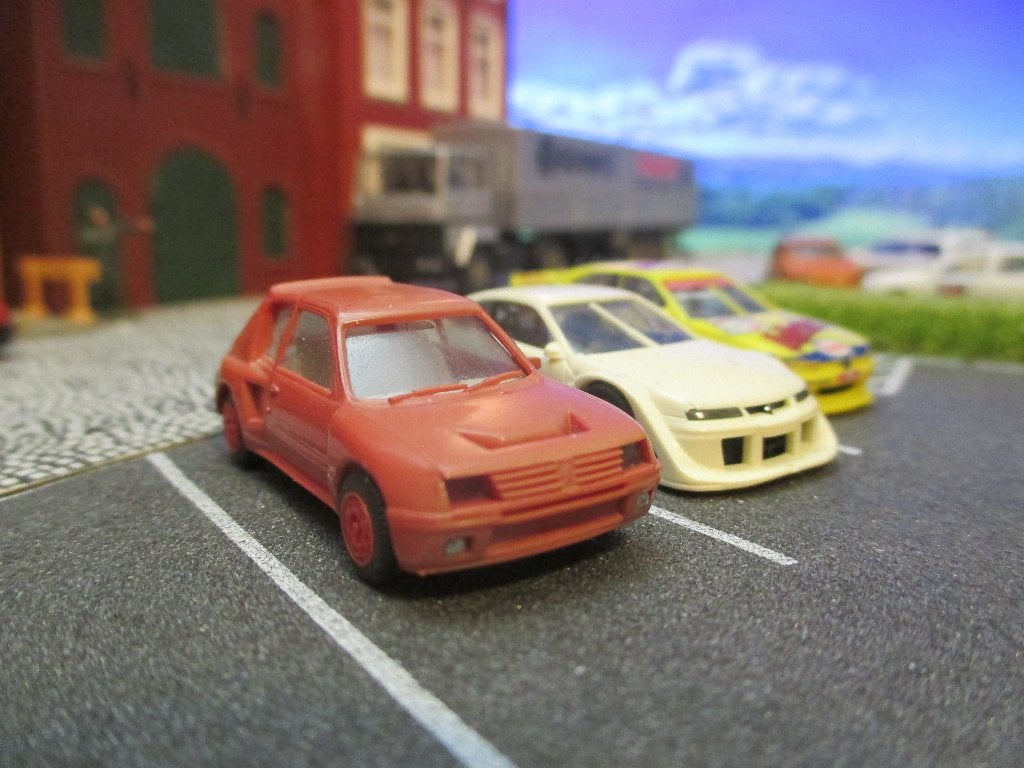 Peugeot 205 Turbo - Herpa rose-rood, Ophalen of Verzenden, Gebruikt, Auto, Herpa