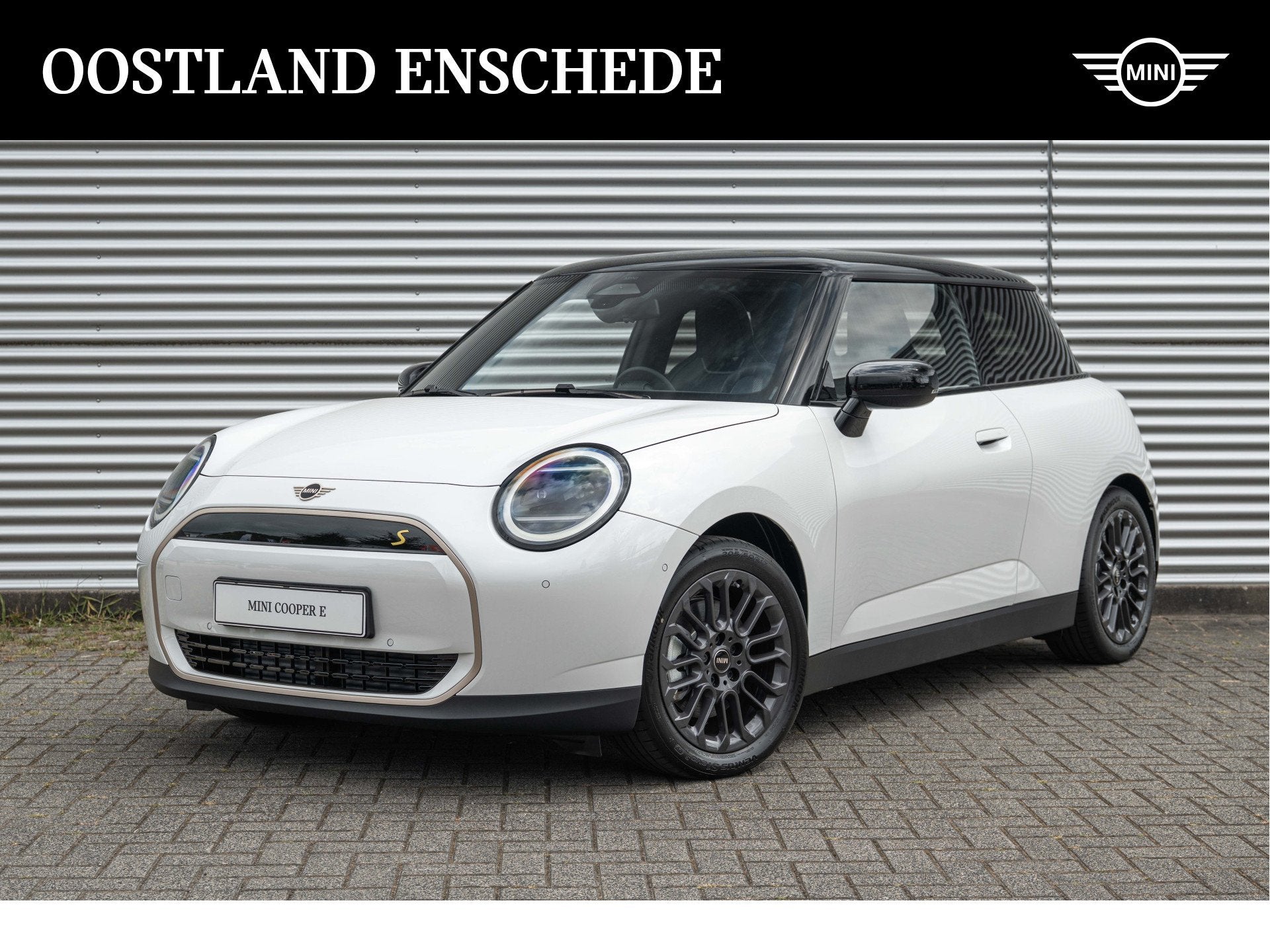 MINI Hatchback Cooper SE / Favoured / Pakket M / 17" U-Spoke