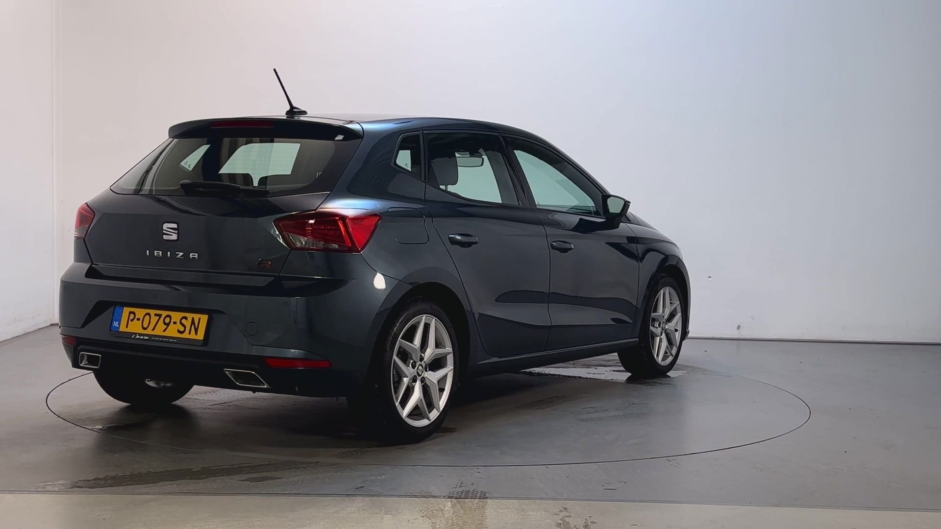 Foto 3 van Seat Ibiza 1.0 TSI 110pk FR Business Intense Plus Stoelverwa