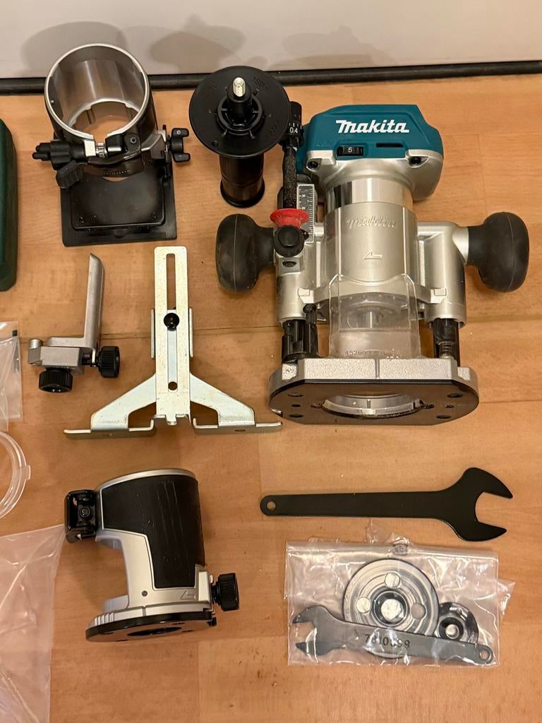 Makita DRT50 Bovenfrees - Zo goed als nieuw, Ophalen of Verzenden, Zo goed als nieuw, Elektrisch, Bovenfrees
