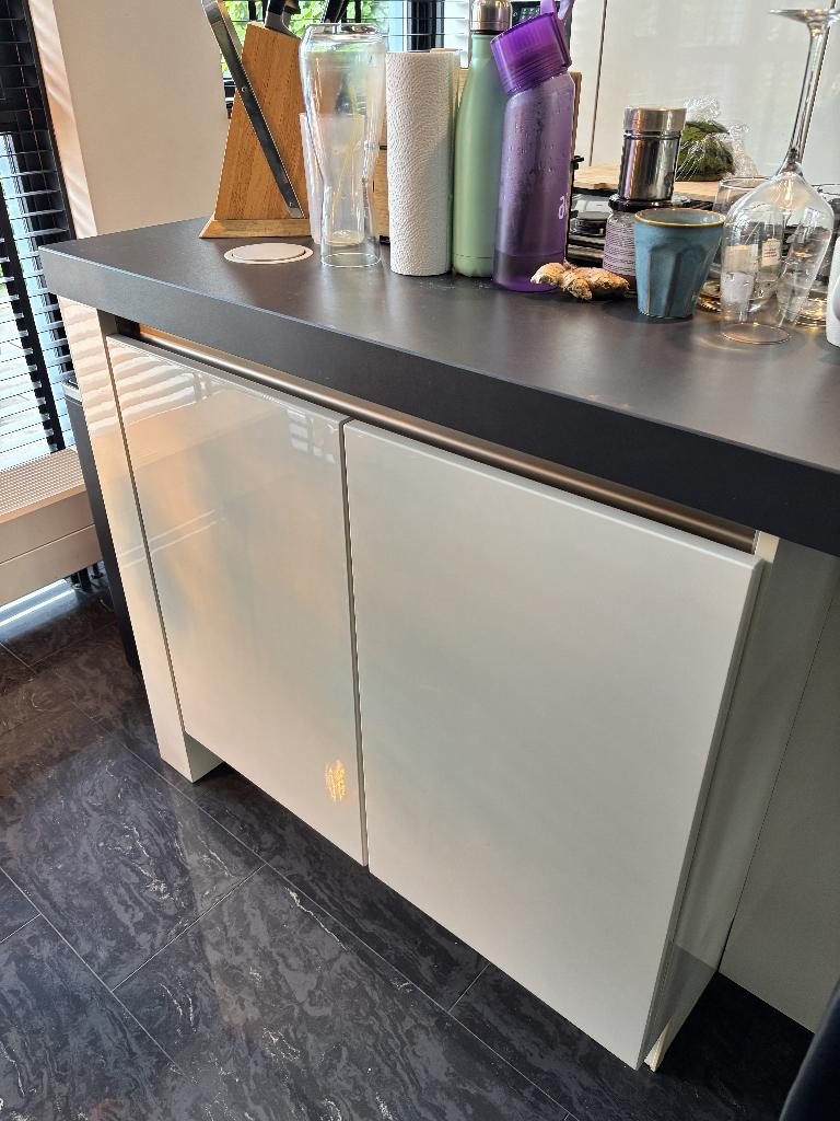 ✨LUXE GREEPLOOS KEUKEN MET KOOKEILAND+APPARATUUR✨, Huis en Inrichting, Keuken | Complete keukens, Ophalen, Wit, Hoekkeuken, Graniet of Steen