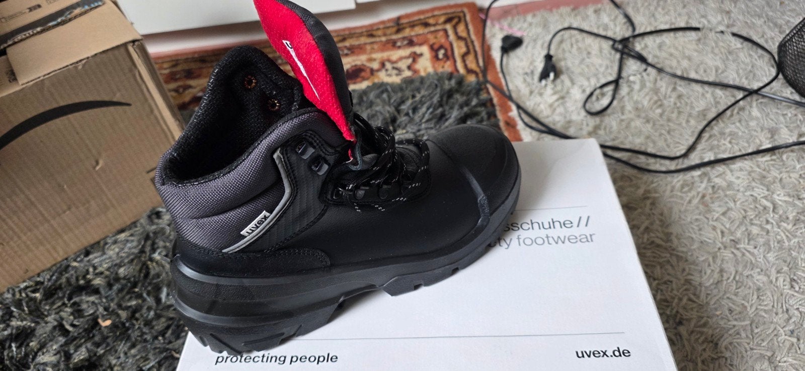 Nieuwe Uvex werkschoenen maat 41 in doos, Ophalen, Nieuw