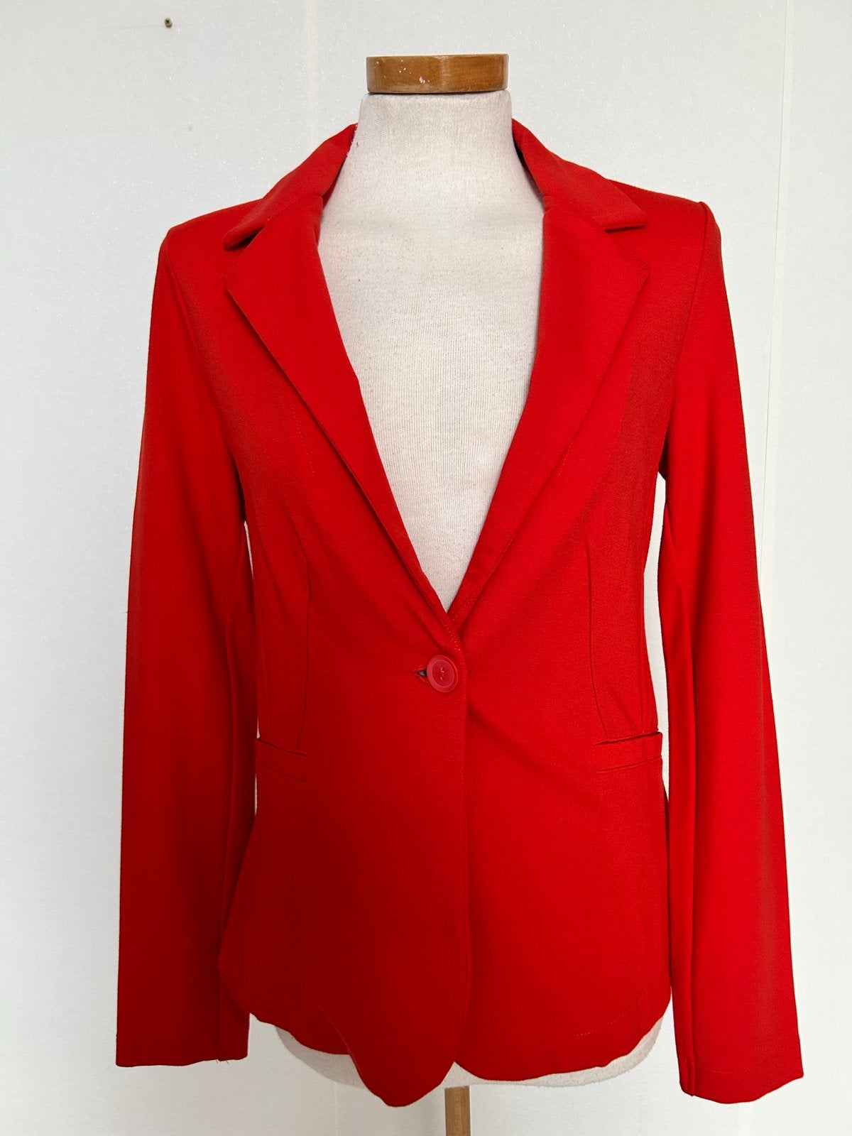 Nieuw Miss E Collection rode blazer Maat S, Kleding | Dames, Ophalen, Zo goed als nieuw, Jasje, Maat 36 (S)