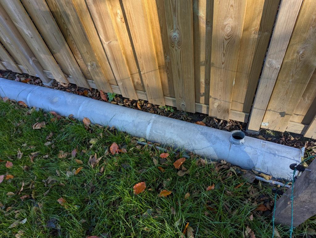 Zinken dakgoten 2 stuks, Doe-het-zelf en Verbouw, Metalen, Ophalen, Gebruikt, Overige metalen