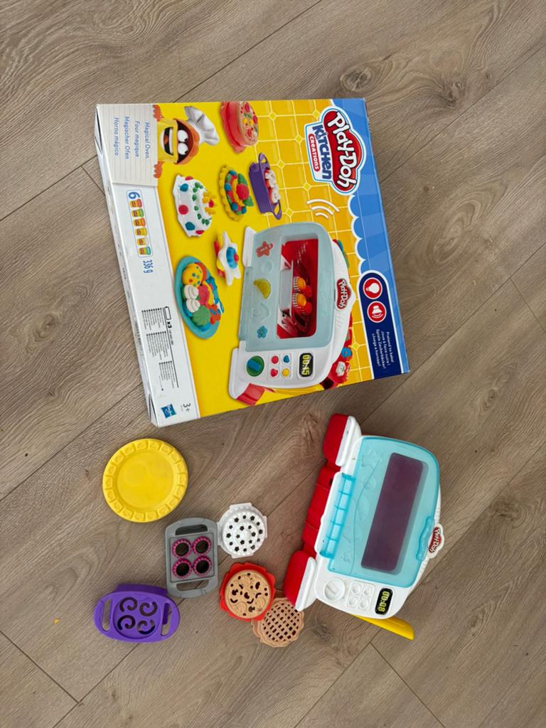 Play Doh oven met accessoires, Kinderen en Baby's, Speelgoed | Educatief en Creatief, Ophalen of Verzenden, Gebruikt