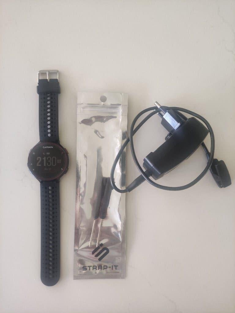 Garmin Forerunner 235, Sieraden, Tassen en Uiterlijk, Sporthorloges, GARMIN, Gebruikt, Zwart, Ophalen of Verzenden