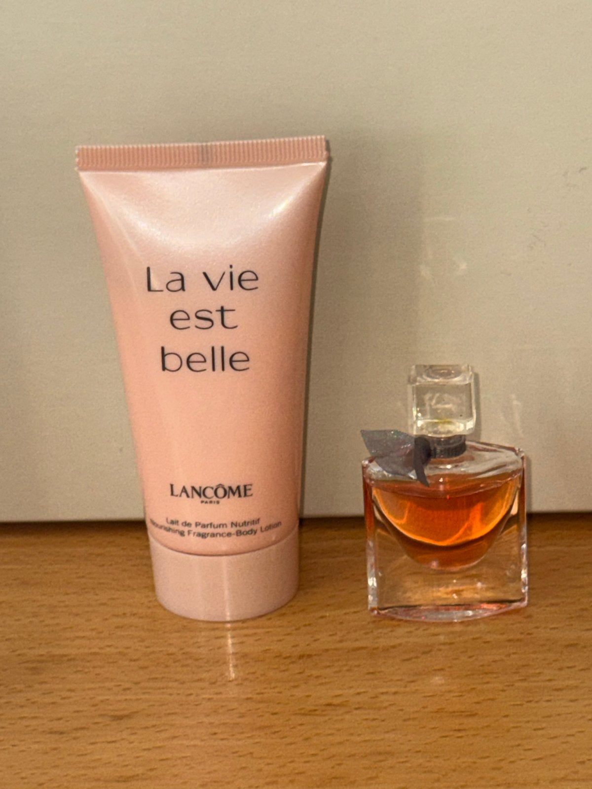 Lancôme La Vie Est Belle - Bodylotion & Mini Parfum, Ophalen of Verzenden, Nieuw