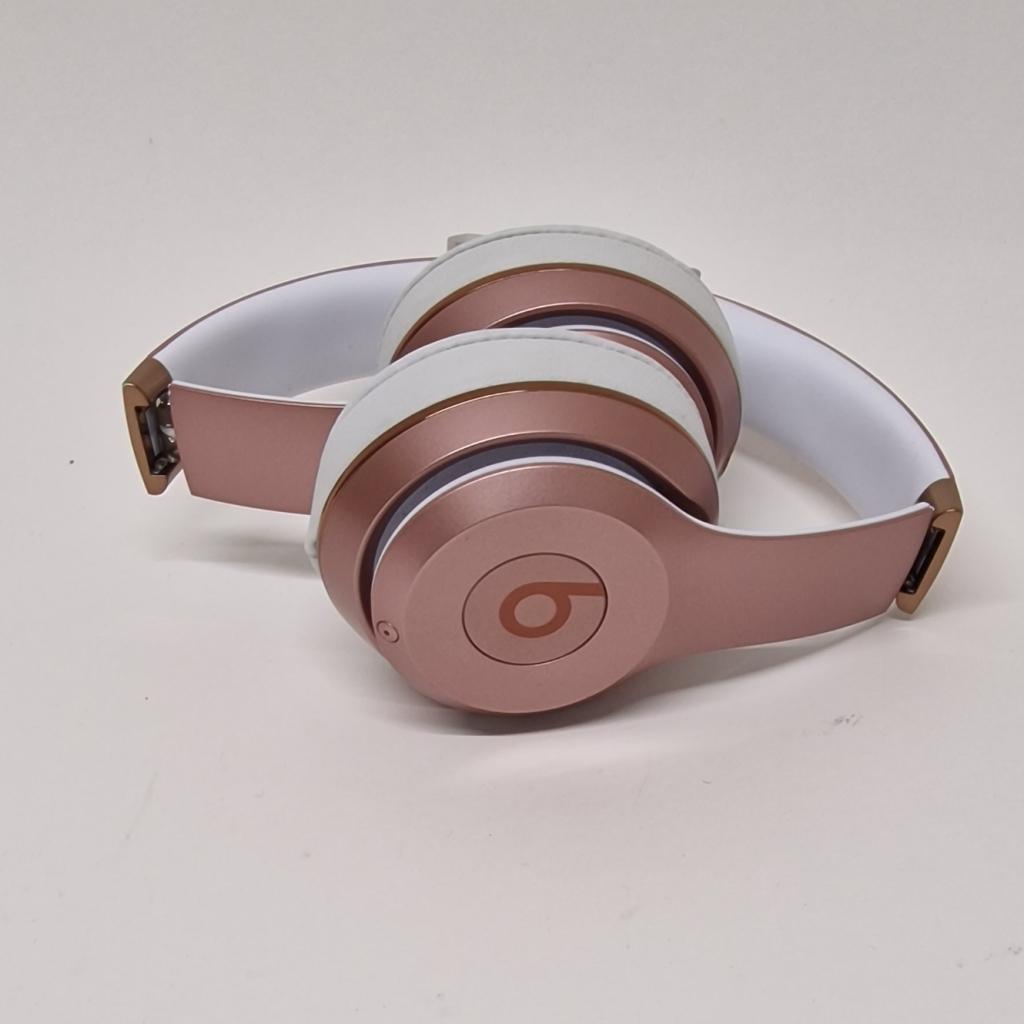 Beats Solo 3 Wireless Koptelefoon Roze | Nette staat, Beats, Zo goed als nieuw, Support@beats.com, Beats Electronics LLC
Beats by Dr. Dre
8600 Hayden Place
Culver City, CA 90232
United States