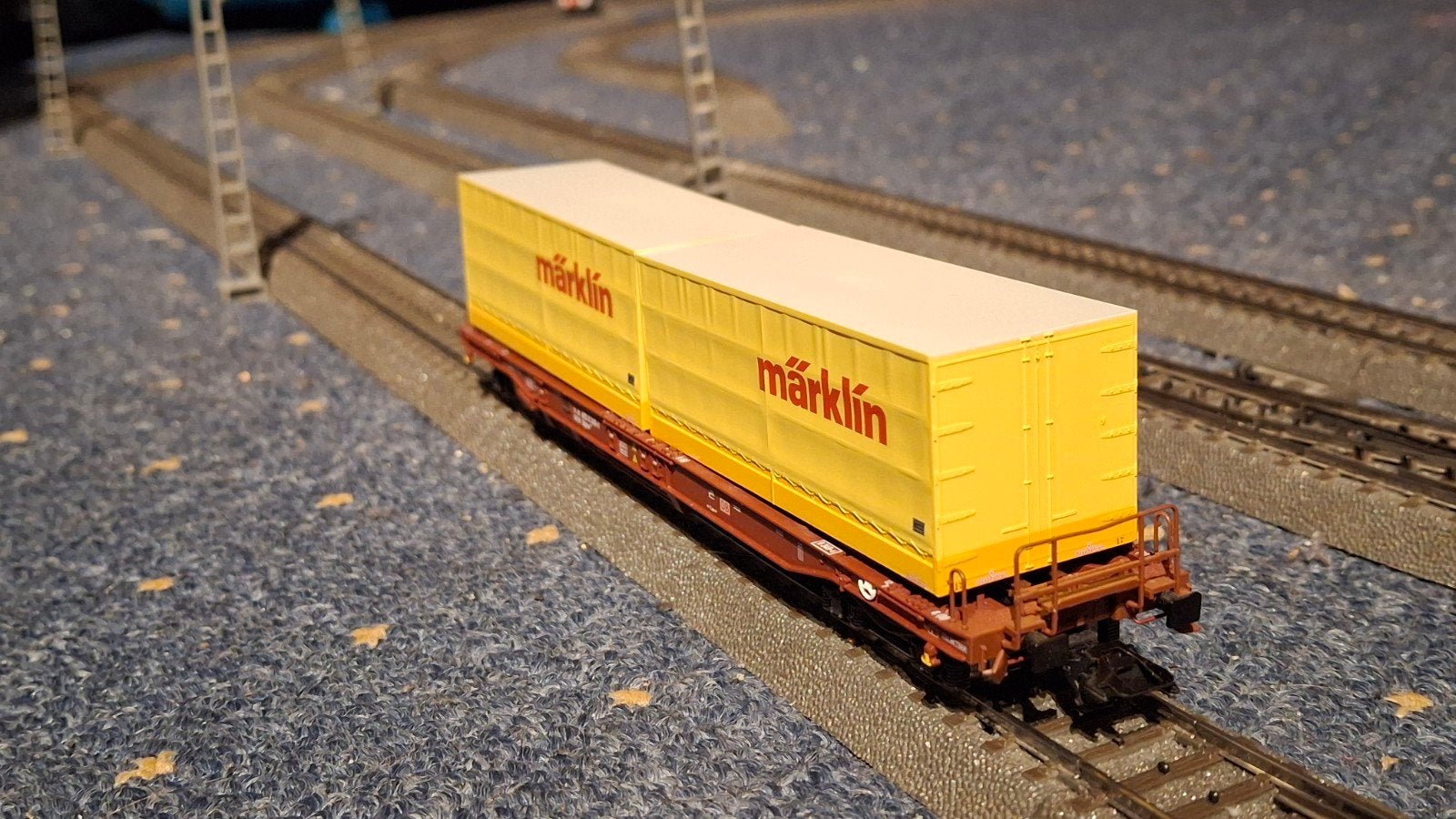 Marklin HO 47442 draagwagen met Marklin containers, Wisselstroom, Wagon, Ophalen of Verzenden, Zo goed als nieuw
