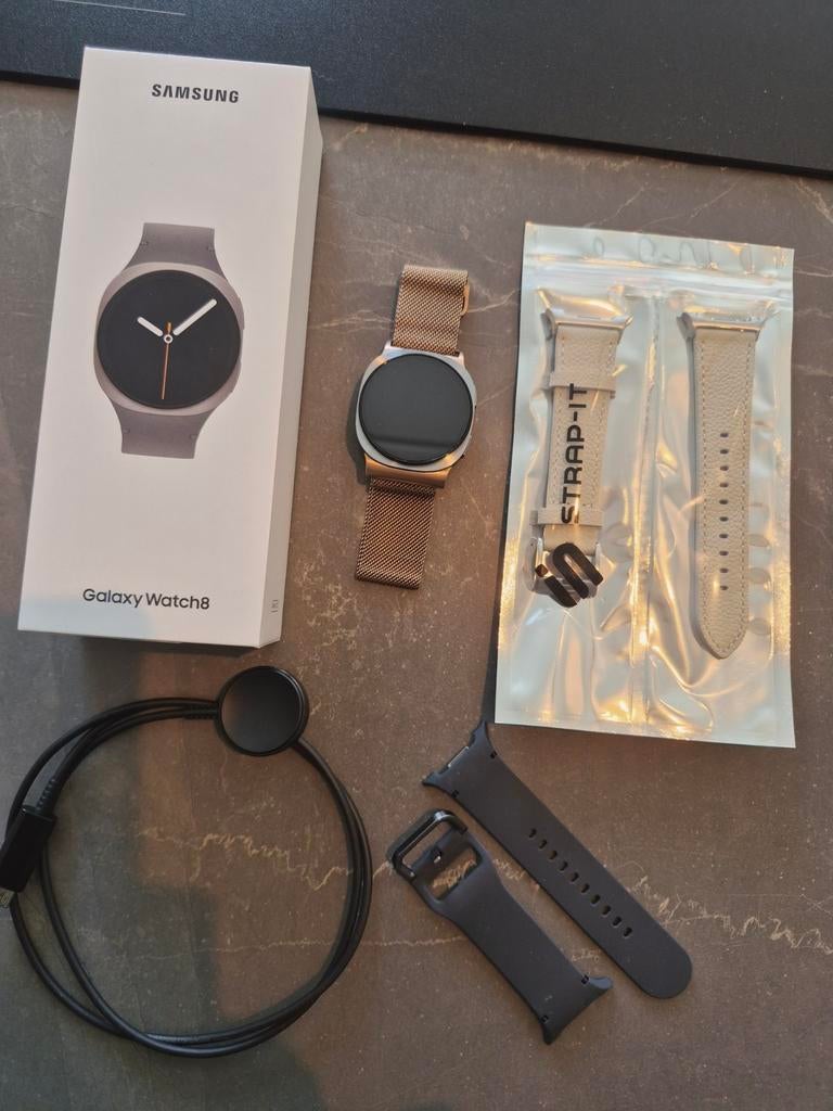 Samsung Galaxy Watch8 - Nieuw in doos met extra bandjes, Ophalen of Verzenden, Zo goed als nieuw, Zwart, Android