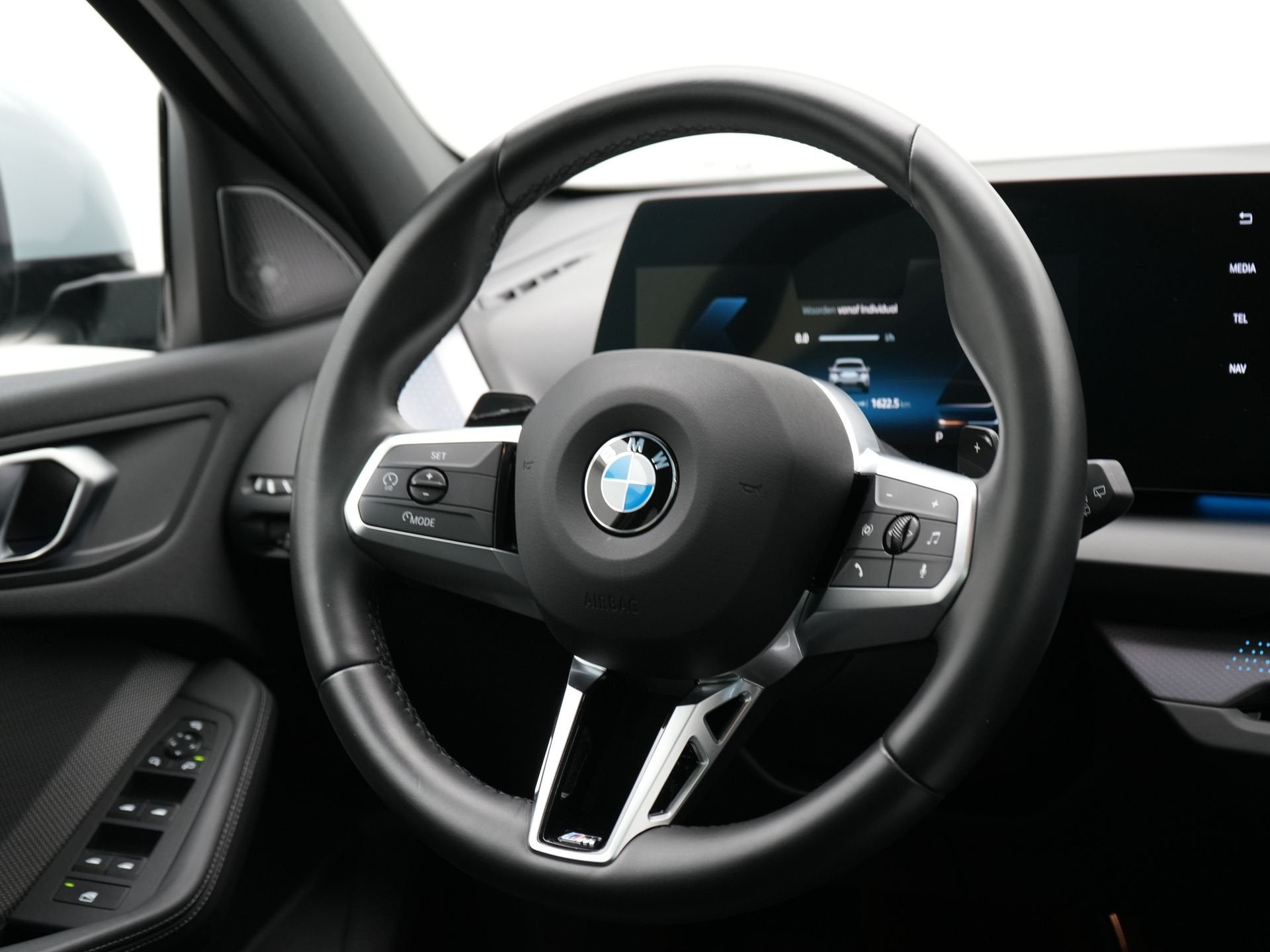 BMW 1 Serie 120 M-Sportpakket (bj 2025, automaat), Auto's, Dealer onderhouden, Gebruikt, 156 pk, Met garantie (alle)
