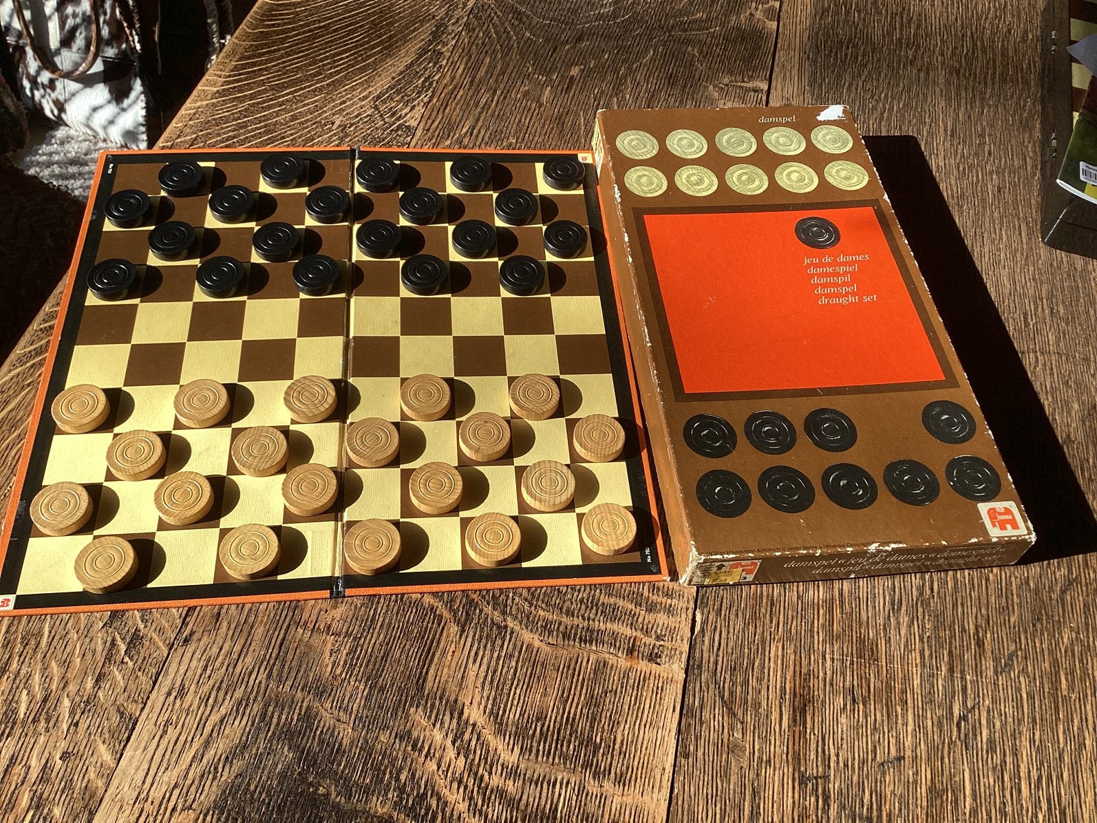 Damspel compleet in doos voor, € 6, Hobby en Vrije tijd, Gezelschapsspellen | Bordspellen, Ophalen of Verzenden, Gebruikt