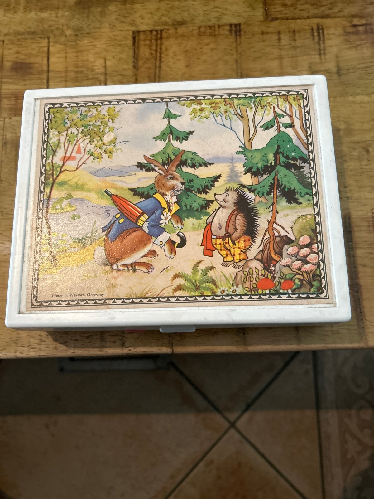 Vintage puzzel Haas en Egel - Made in Western Germany, Ophalen of Verzenden, Minder dan 10 stukjes, Gebruikt, 4 tot 6 jaar