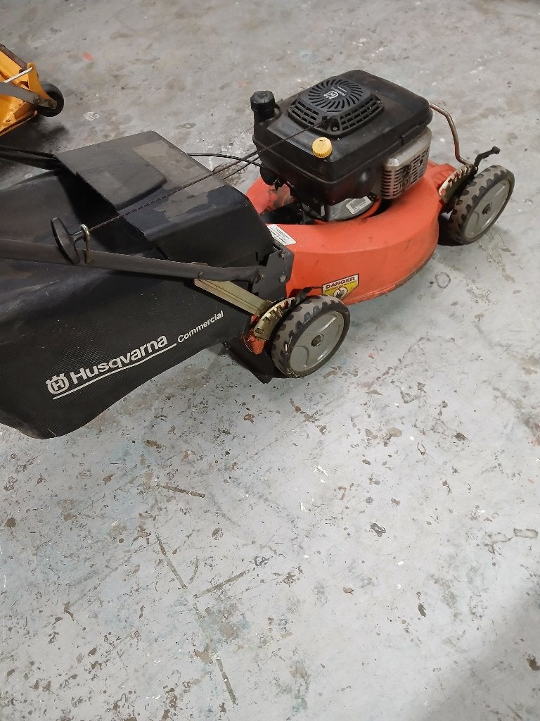 husqvarna loopmaaier, Tuin en Terras, Grasmaaiers, Ophalen, Cirkelmaaier, Gebruikt, Benzine-grasmaaier