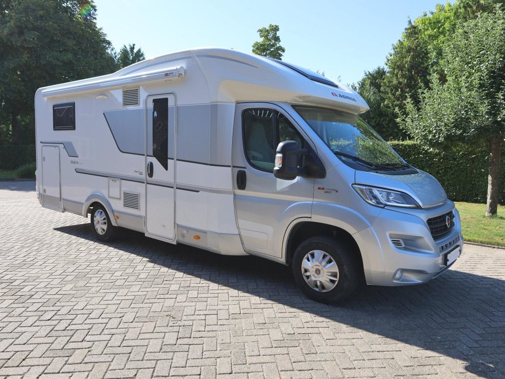 Adria Matrix New Line 670 SC | Queensbed + hefbed, Niet ingevuld, Ringverwarming, Bedrijf, Afzuigkap