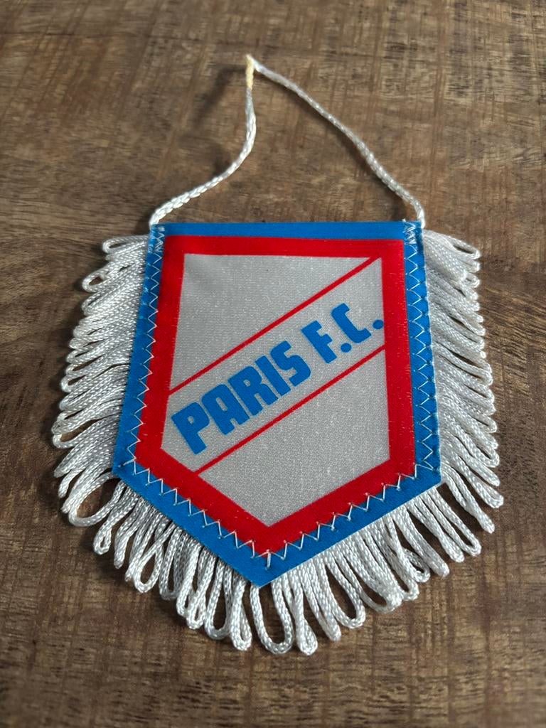 Paris FC vaantje, Ophalen of Verzenden, Zo goed als nieuw, Buitenlandse clubs, Vaantje of Sjaal