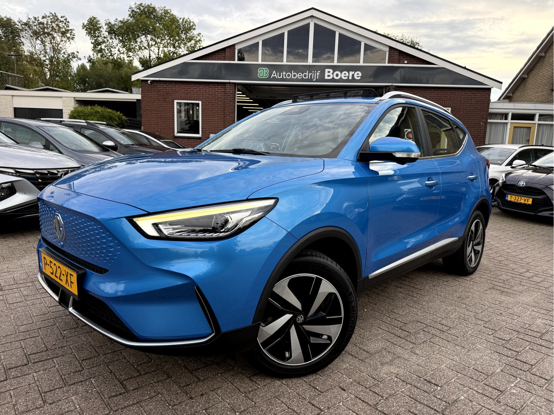 MG Mg zs ev EV Luxury 50 kWh Panoramadak, Trekhaak, App Conn, Gebruikt, Zwart, 320 km, 177 pk