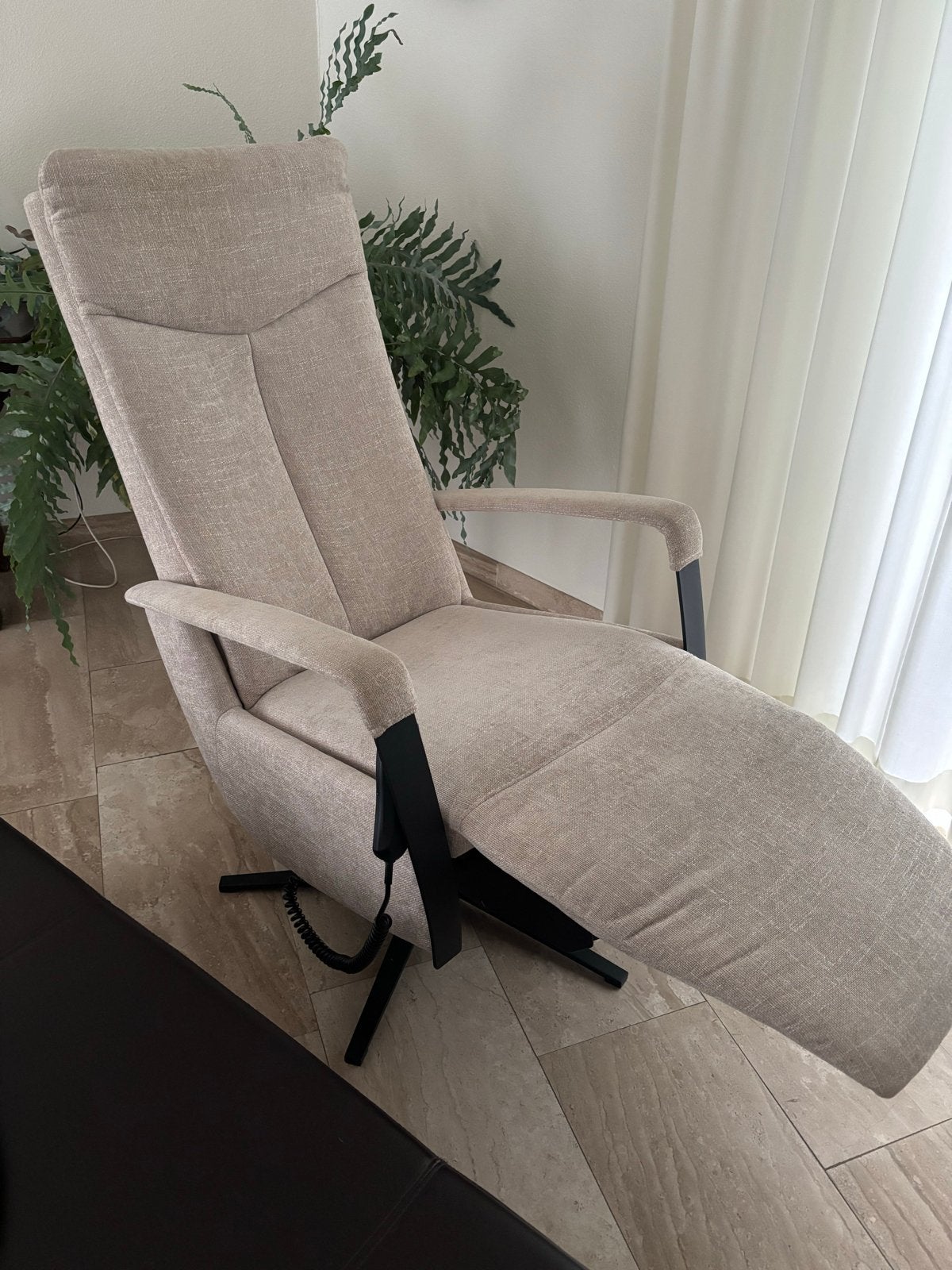 Zgan Comfortabele relaxfauteuil met afstandsbediening, Ophalen, Zo goed als nieuw, 50 tot 75 cm, Stof