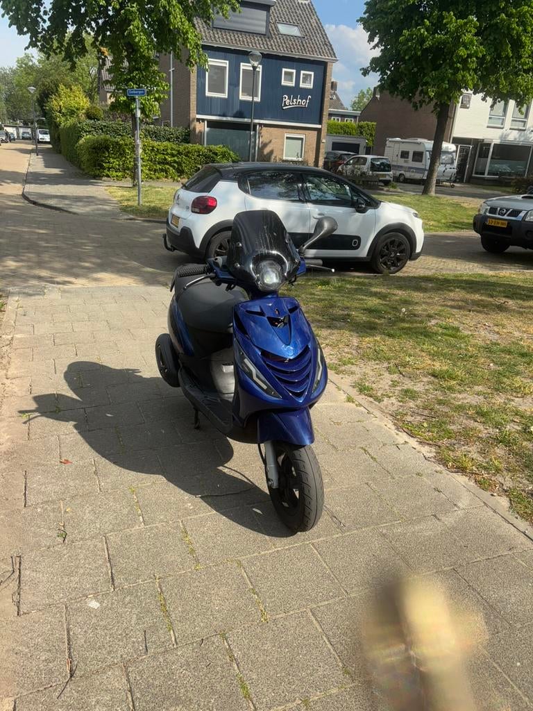 Piaggio Zip Brom 2019, Fietsen en Brommers, Scooters | Piaggio, Ophalen, Gebruikt, Maximaal 45 km/u, Zip