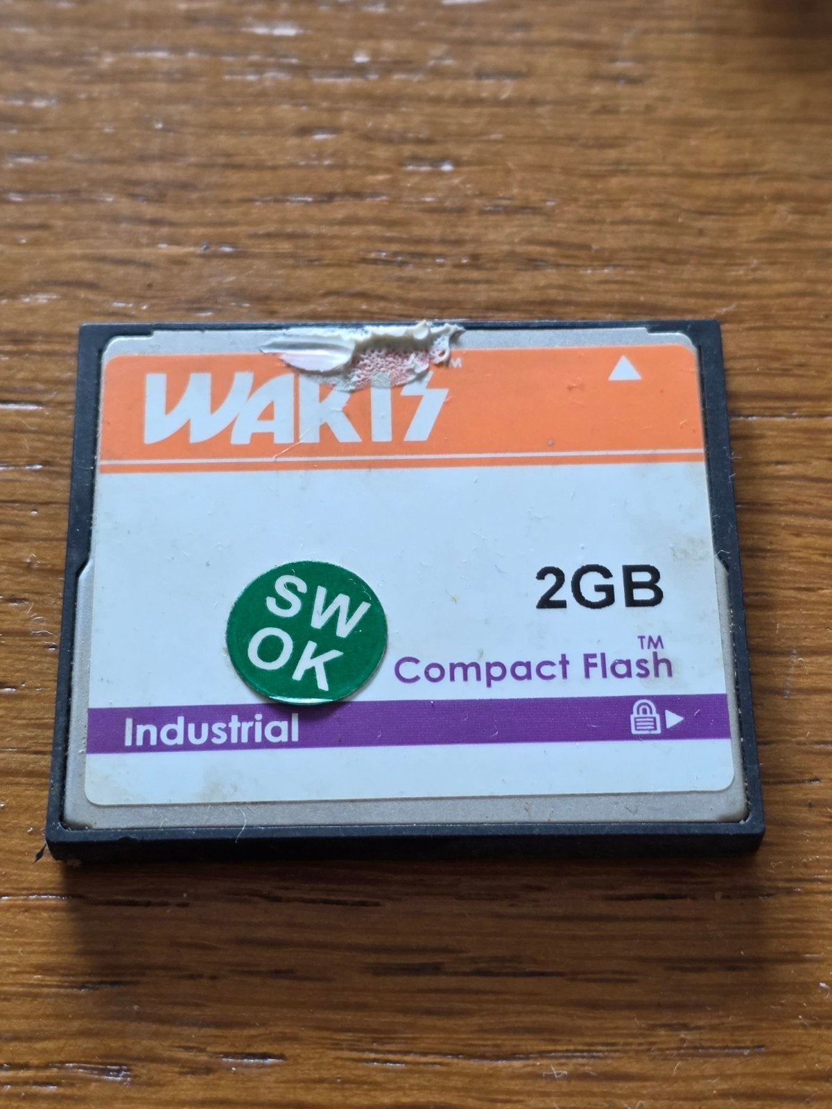 WAKIZ Industrial Compact Flash 2GB Geheugenkaart, Gebruikt, Ophalen of Verzenden, 2 GB, Fotocamera