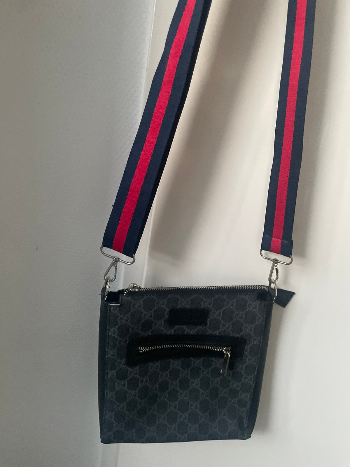 Guccie tasje, Sieraden, Tassen en Uiterlijk, Tassen | Schoudertassen, Ophalen of Verzenden, Zo goed als nieuw, Zwart