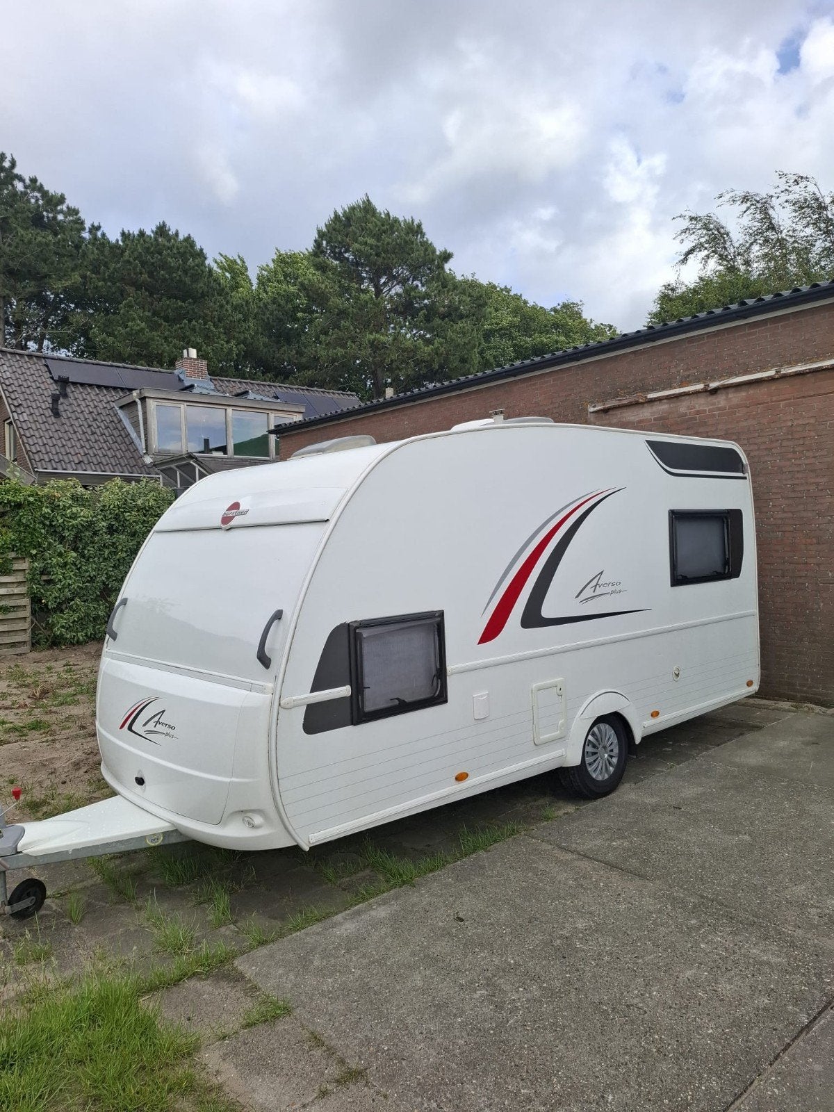 Burstner Averso 440 TK Plus 2016 - Compacte gezinscaravan, Caravans en Kamperen, Caravans, Particulier, Rondzit, Ringverwarming
