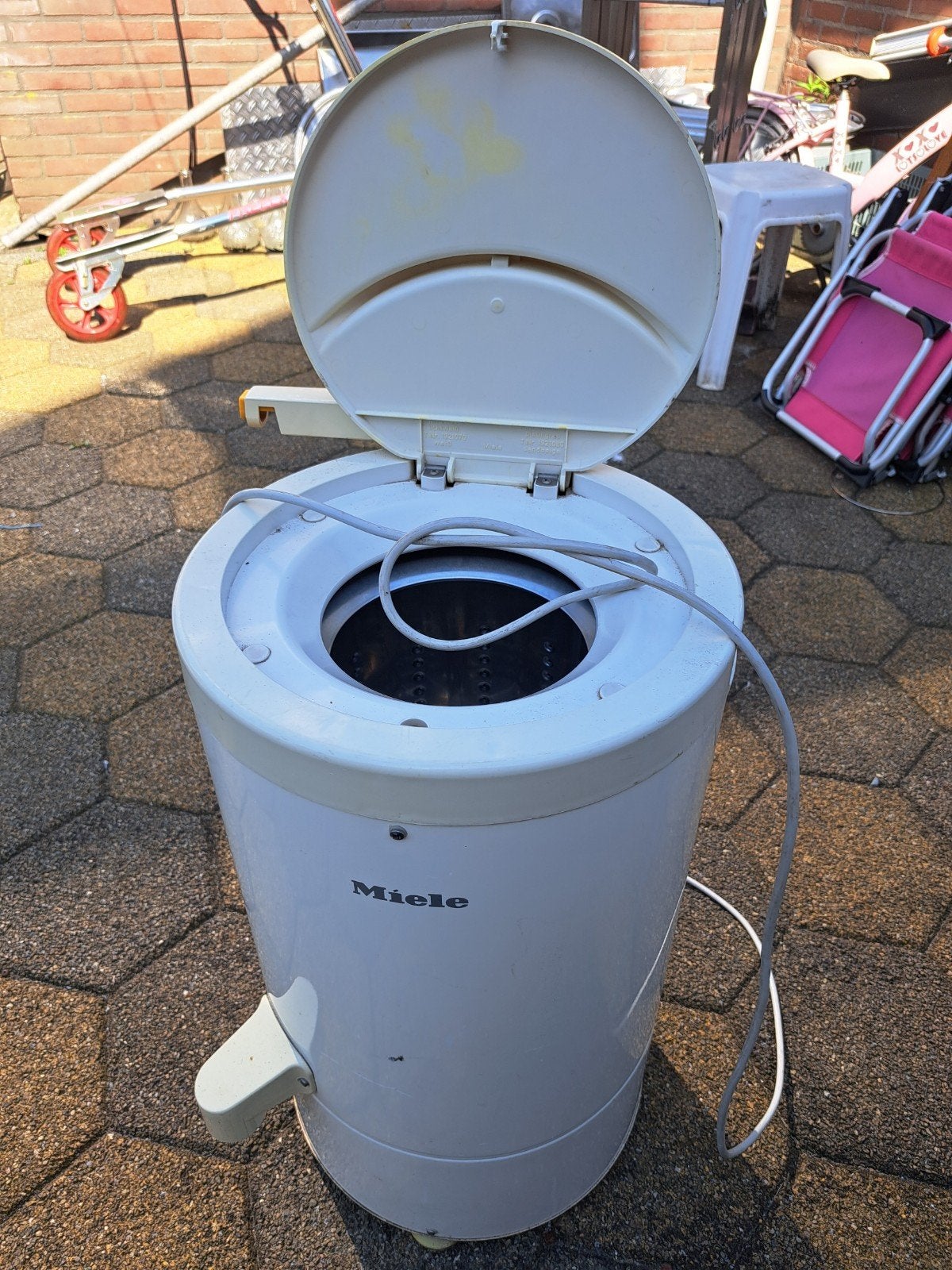 Miele centrifuge, werkt perfect, Ophalen, 1200 tot 1600 toeren, Gebruikt, Minder dan 4 kg