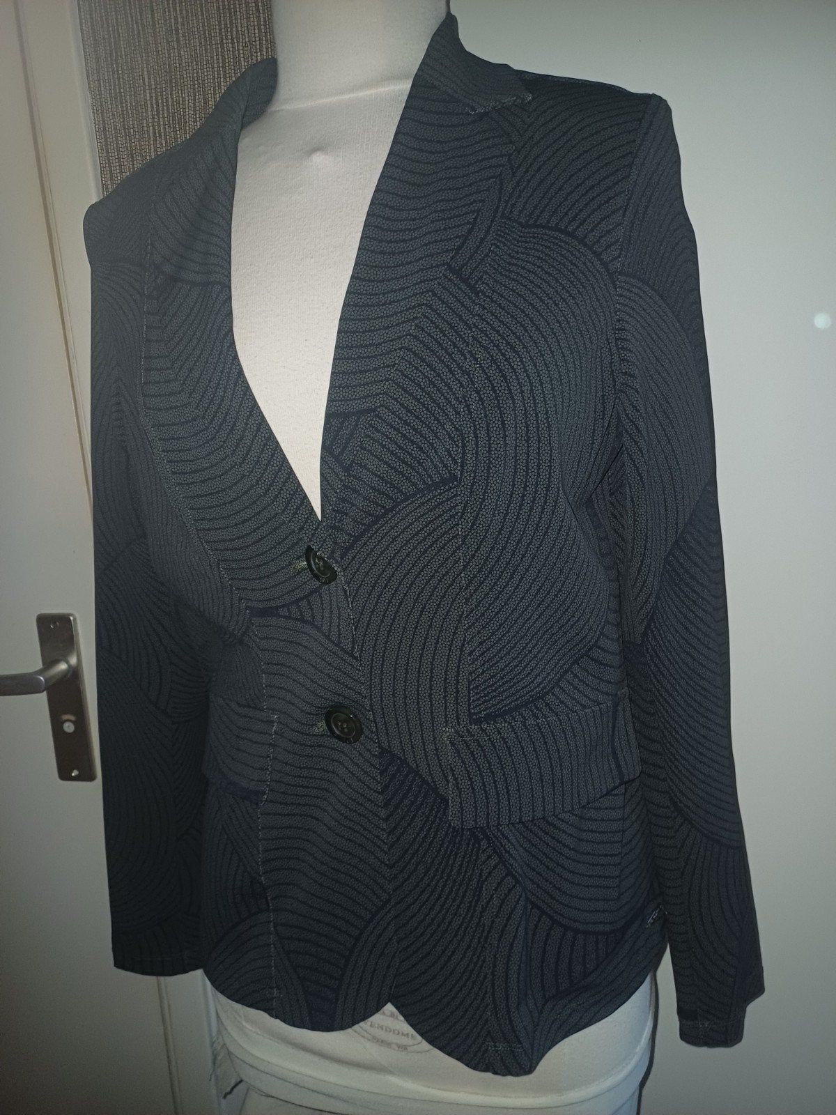 Mi piace travel korte blazer Deep dept Black circle print, Mp, Mp, Zwart, Maat 42/44 (L)