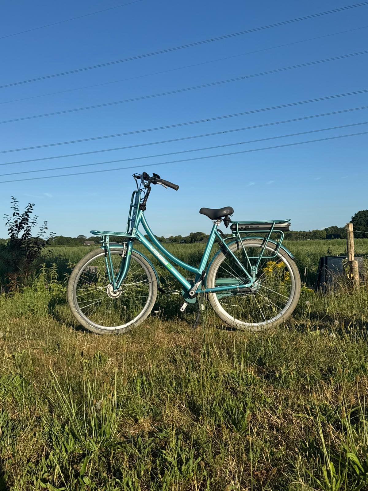 Elektrische dames fiets, Zo goed als nieuw, 50 km per accu of meer, 55 tot 59 cm, Ophalen