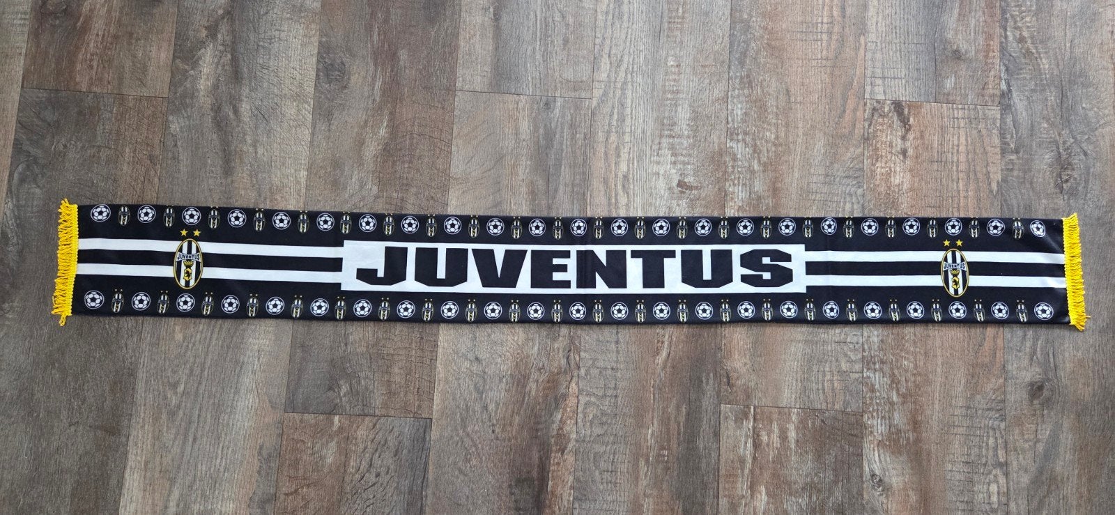 Sjaal Juventus, Ophalen of Verzenden, Zo goed als nieuw, Buitenlandse clubs, Vaantje of Sjaal