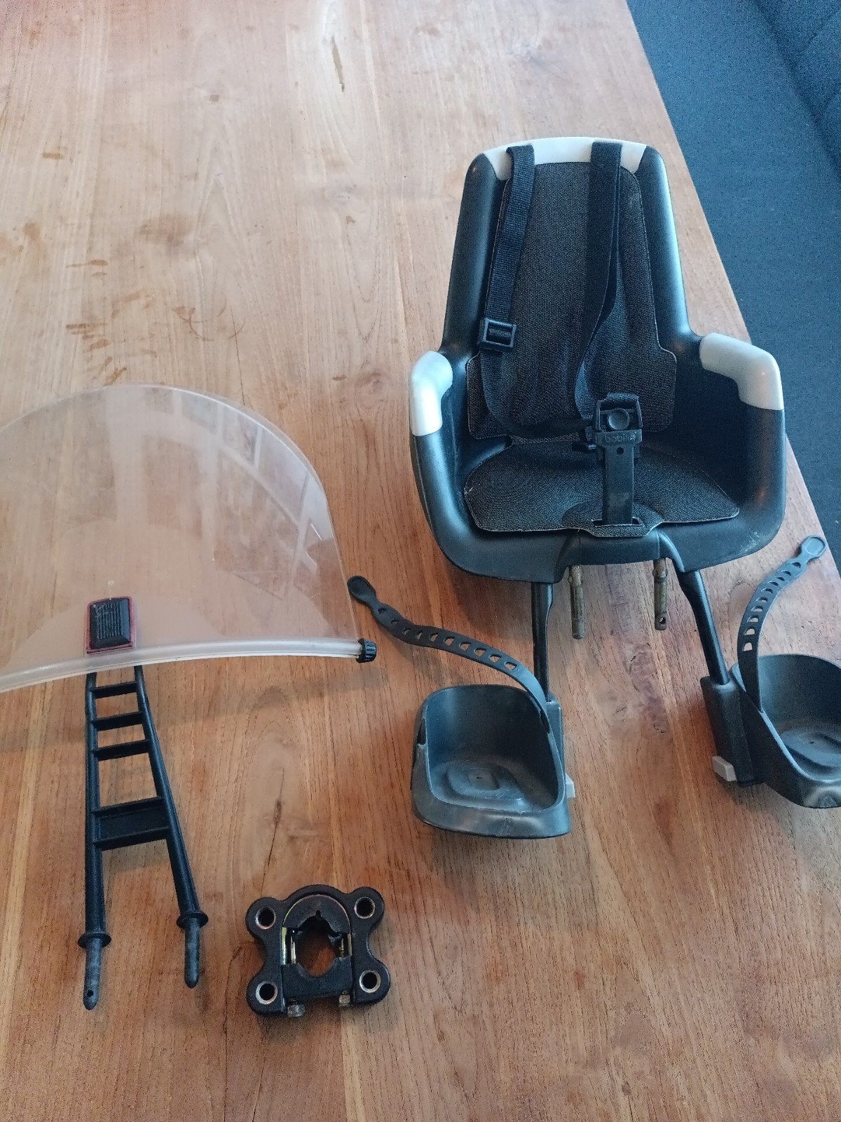 Bobike voorzitje met windscherm en twee bevestigings blokken, Fietsen en Brommers, Fietsaccessoires | Fietsstoeltjes, Ophalen