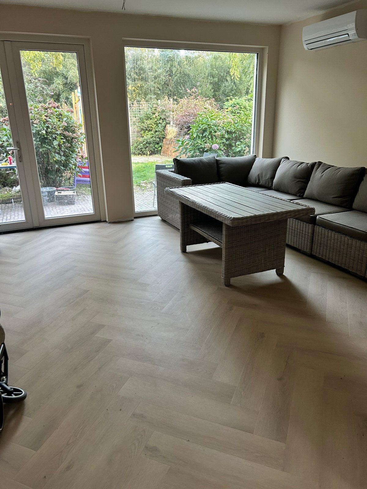 Wicker Loungeset met Tafel en Kussens - Grijs, Tuin en Terras, Ophalen, 5 zitplaatsen, Gebruikt, Loungeset
